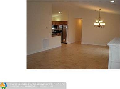 5th image of 211 NE 24rd Ave