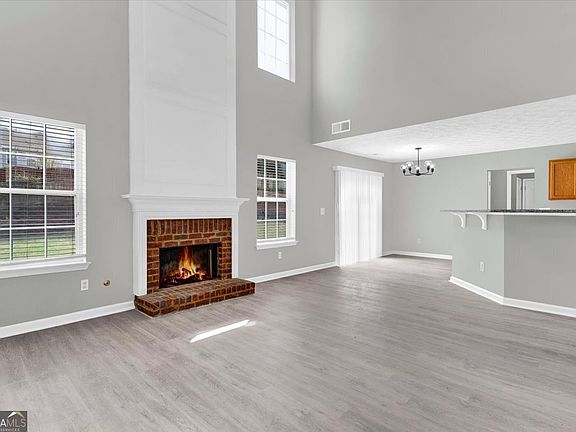 4th image of 3181 Elmwood Ct S