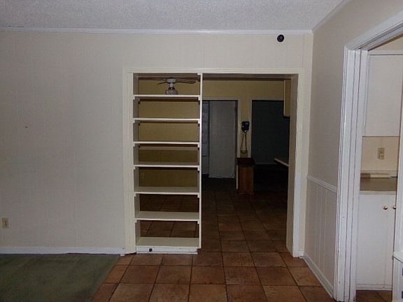 3rd image of 1753 Holly Ln