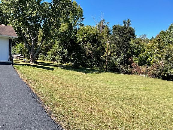 4th image of 1631 Sockless Rd