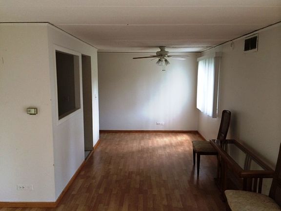 3rd image of 1104 Mercury Dr Unit 1D