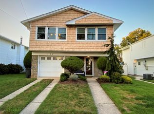 71 Fieldstone Rd, Staten Island, NY 10314