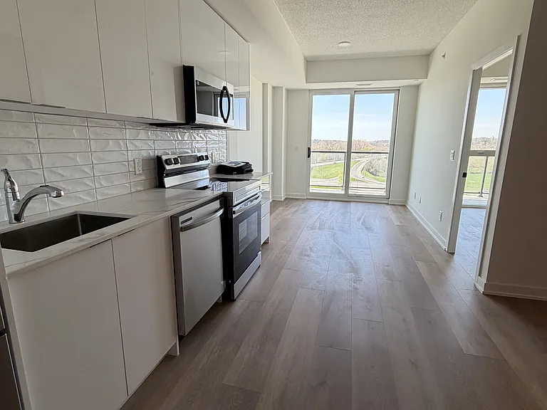 33 Erie Ave #814 — Photo 2