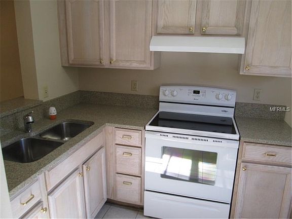 4th image of 3180 Mission Grove Dr