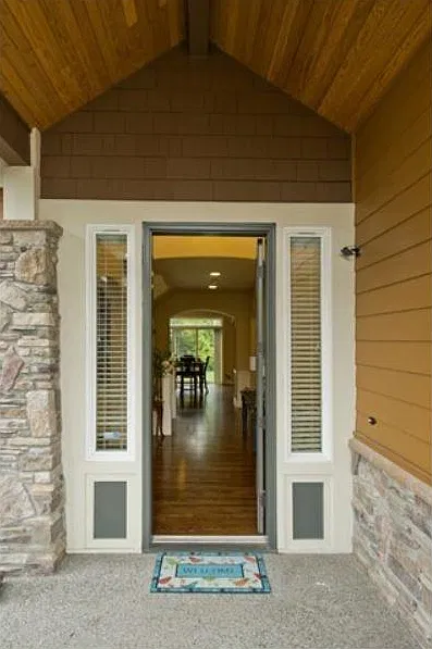 5 bed, 3550 sqft, $5,395 — Photo 3