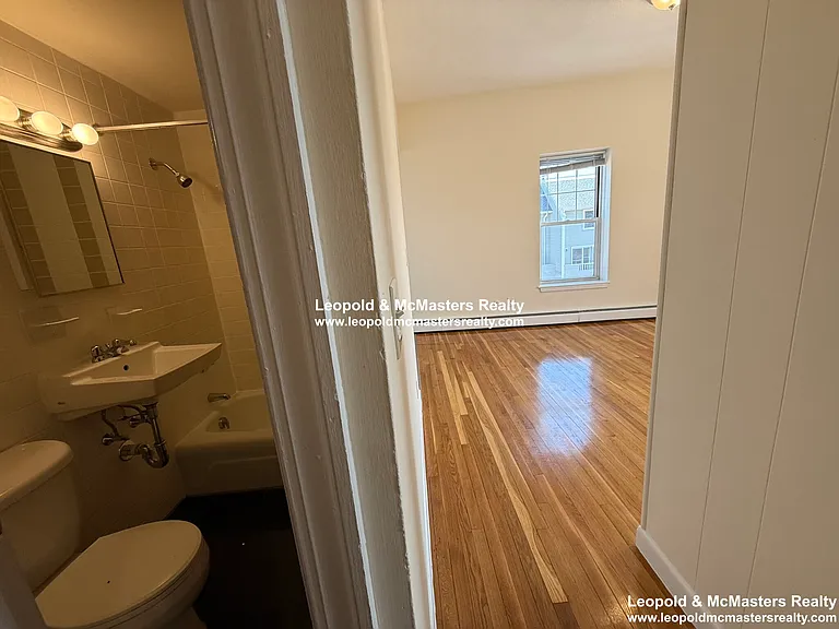 North Beacon St Brighton Apartments — Photo 16