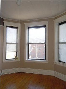 1st image of 1009 N Sacramento Ave APT 2R