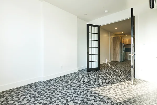 Rented by Lodger Corp | media 4