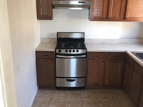 All nearly new stainless appliances in kitchen