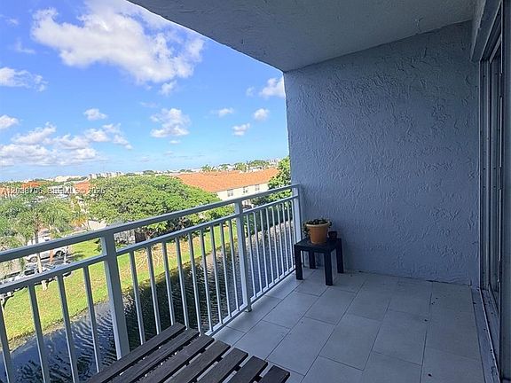 5th image of 9375 Fontainebleau Blvd APT L403