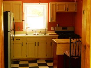 11 Fatima St, Morrisonville, NY 12962