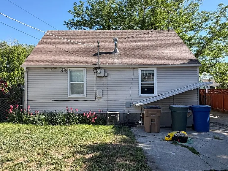 130 W Westwood Ave — Photo 41