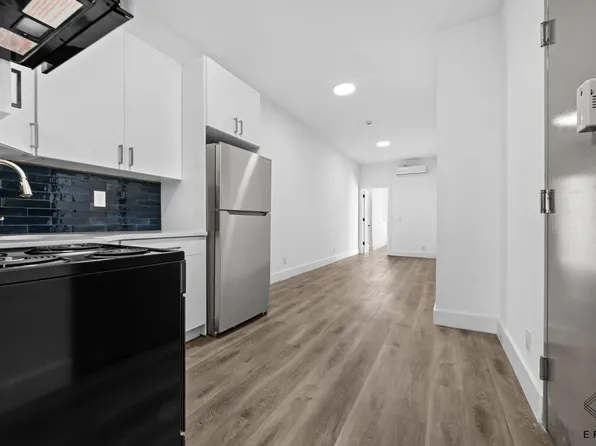 353 Knickerbocker Avenue image 1 of 13