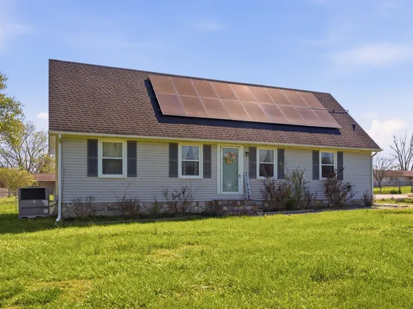 202 Virginia Dr, Tullahoma, TN 37388