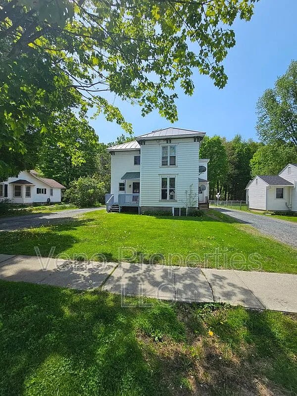 1 bed, 1.0 bath, $900 — Photo 1