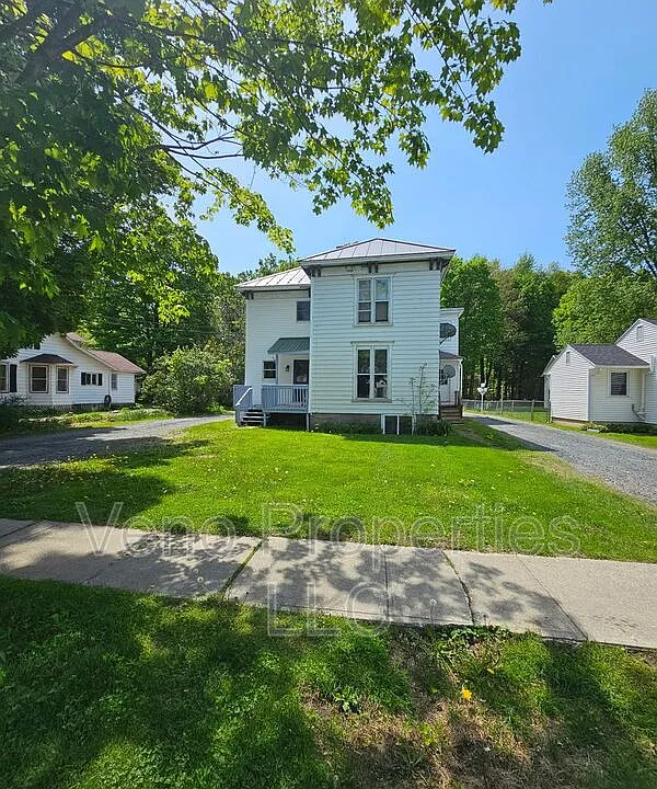 17-19 Avenue Ave #B