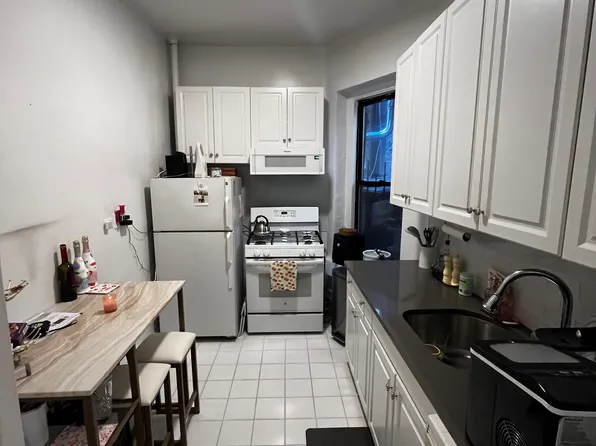 142 East 27th Street image 1 of 11