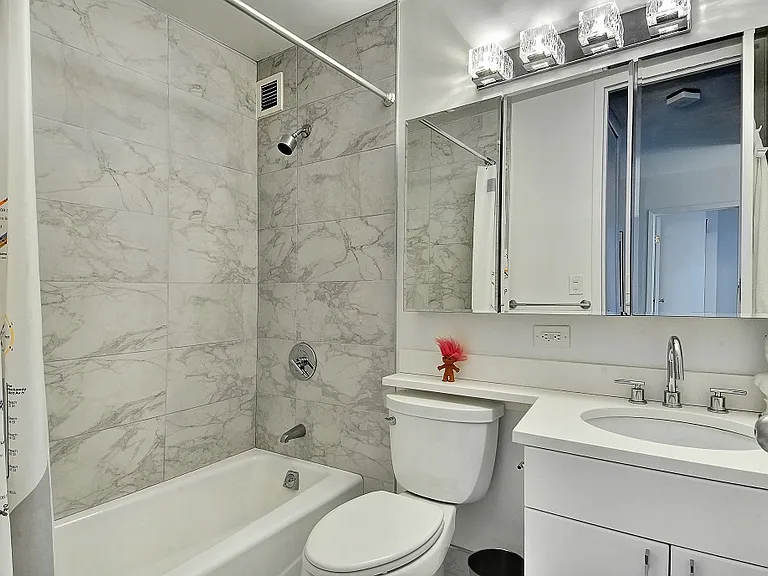 1 Irving Pl #G9B — Photo 7
