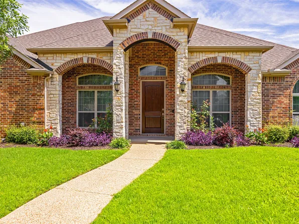 809 Regal Bluff Ln, Desoto, TX 75115
