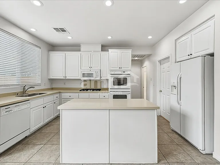 10432 Wellington Manor Ave — Photo 4