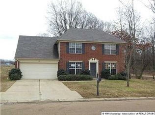 100 Oakleigh Dr, Batesville, MS 38606