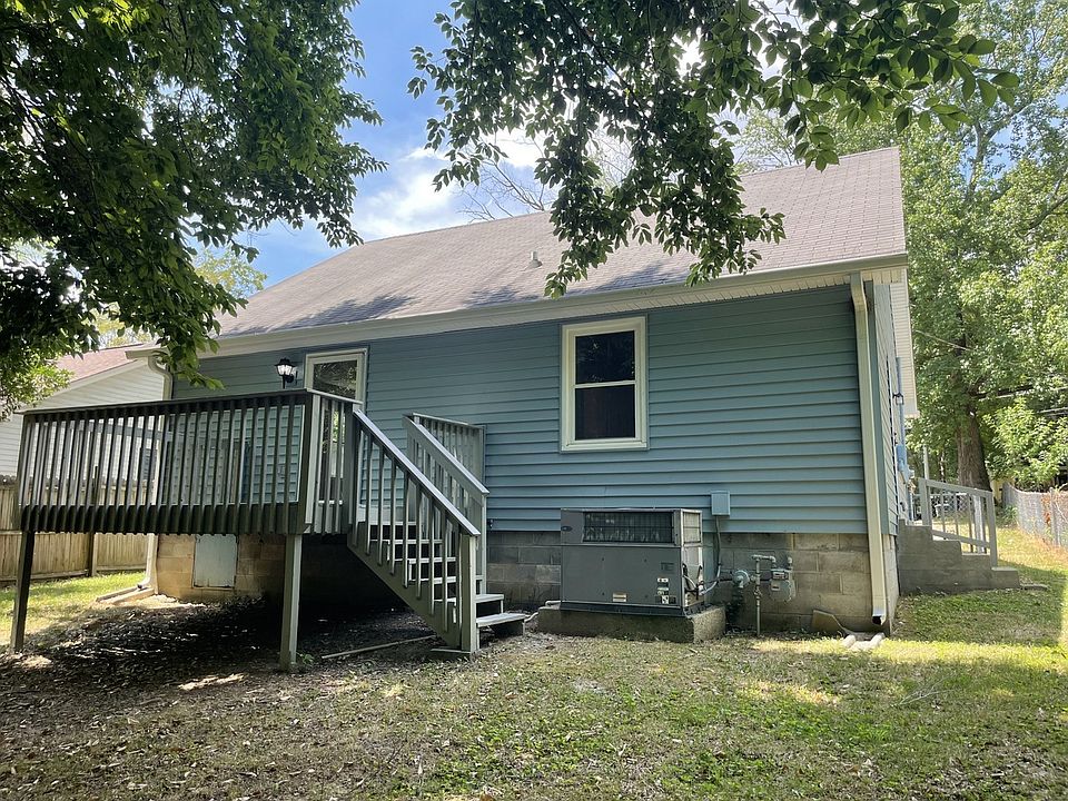 2nd image of 932 Circle Dr