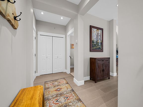 5th image of 19452 Fraser Way #28