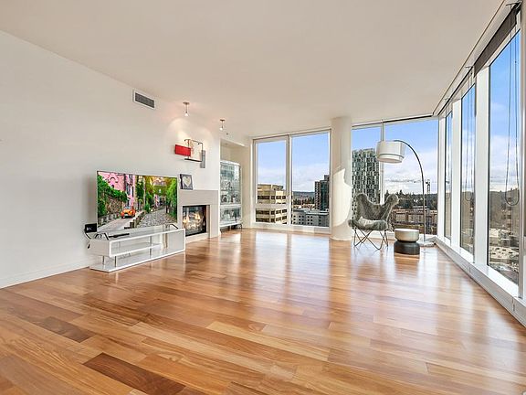 5th image of 10608 NE 4th St Unit 1315