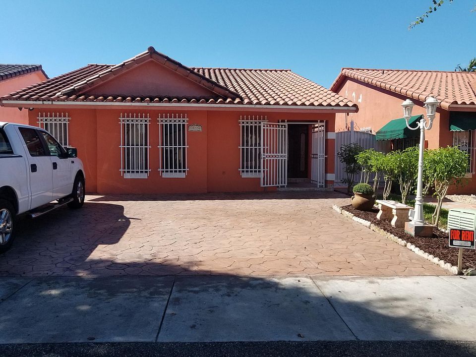 1st image of 10224 NW 128th Ter