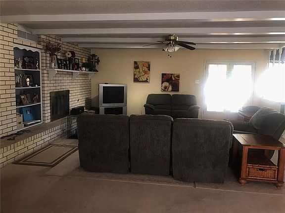 3rd image of 800 Marimba Dr