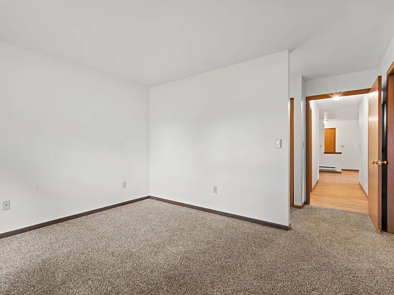 Weston Pines Apartments — Photo 12
