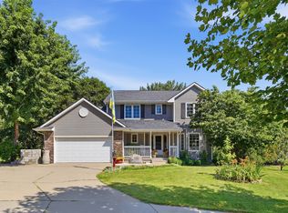 3012 E Highview Dr, Des Moines, IA 50320