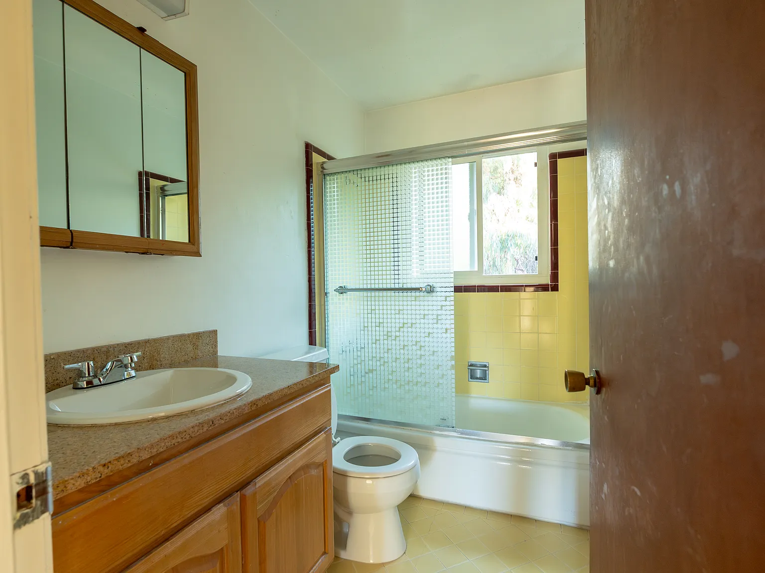 2 bed, 950 sqft, $3,000 — Photo 2