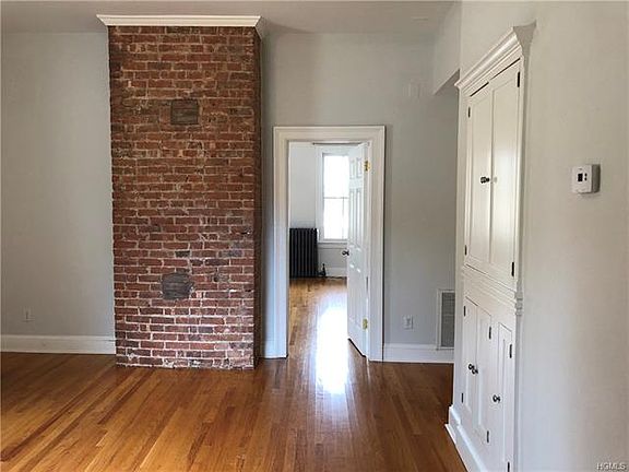 5th image of 119 Cedar Hill Ave