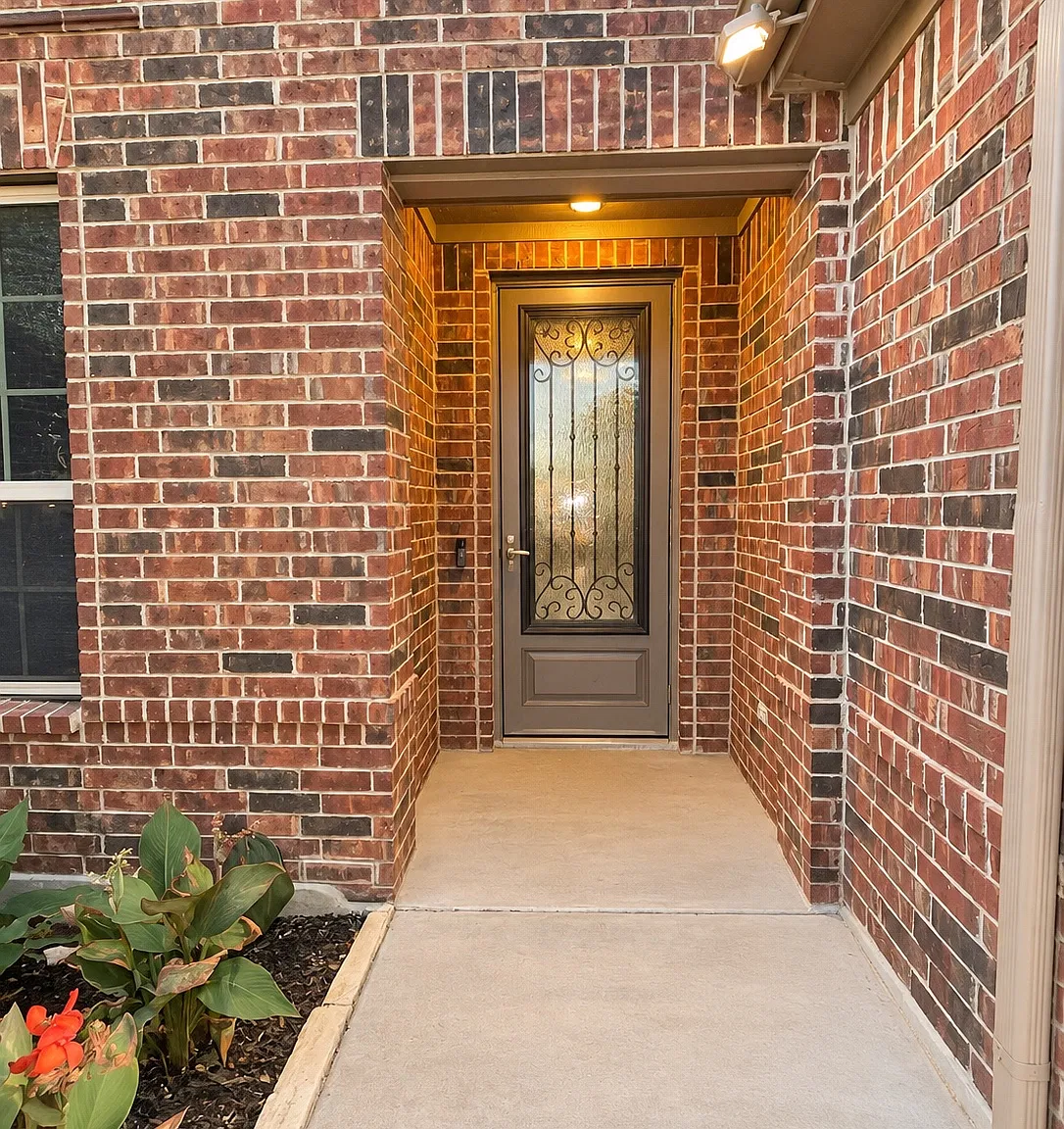 4 bed, 3.5 bath, 2850 sqft, $3,400 — Photo 2