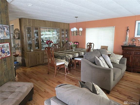 4th image of 1402 22nd St NE Unit 259
