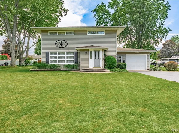 6140 Corwin Ave, Newfane, NY 14108