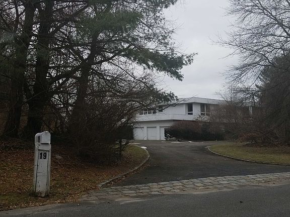 2nd image of 19 Quail Run