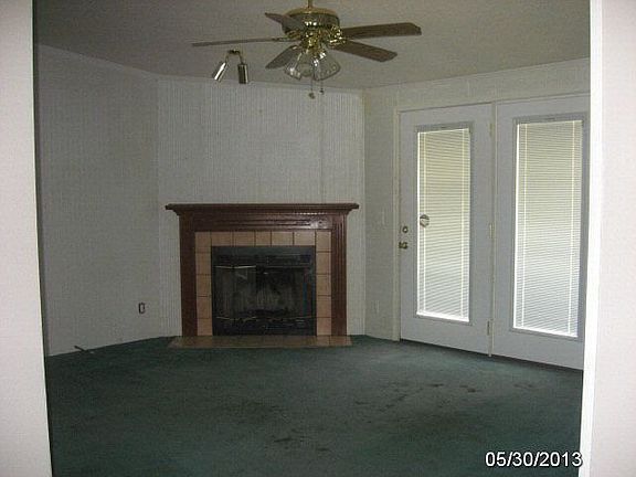 4th image of 704 Scott St