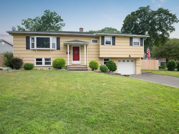 77 Parklawn Drive, Waterbury, CT 06708