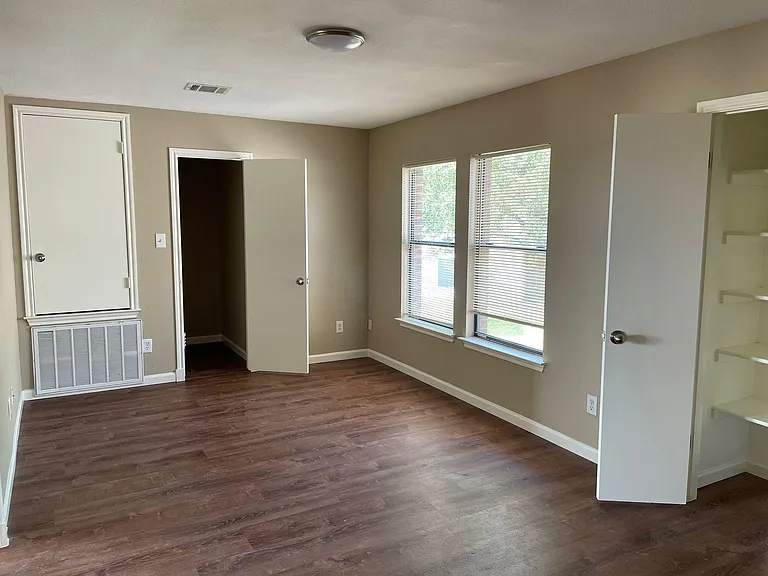 3037 Hill St — Photo 17