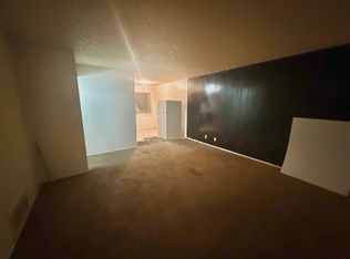 1600 W Walnut Ave APT 9, Visalia, CA 93277