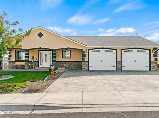 2005 Jennifer Dr, Granger, WA 98932