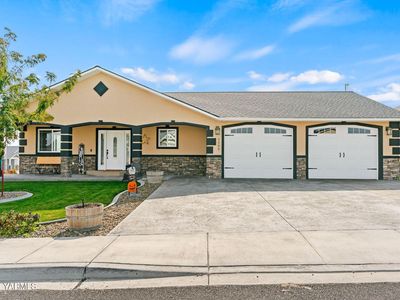 2005 Jennifer Dr, Granger, WA, 98932
