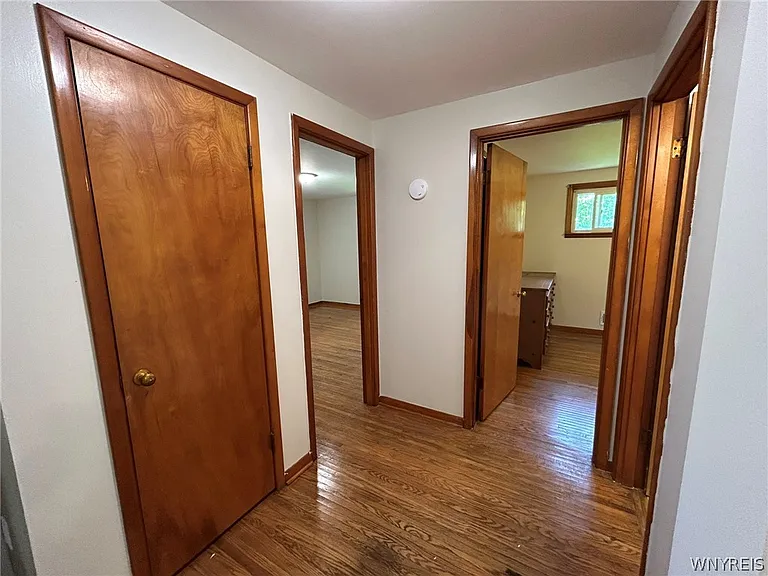 1835 Military Rd — Photo 20
