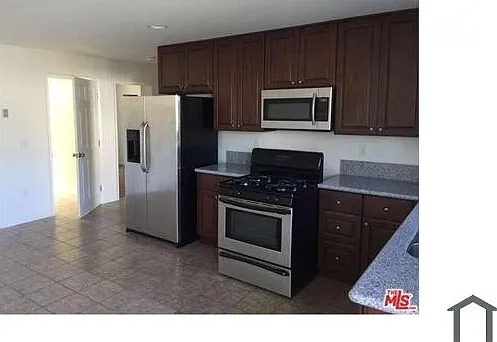 3 bed, $2,900 — Photo 4