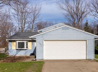 482 Hickory Ln, Painesville, OH 44077