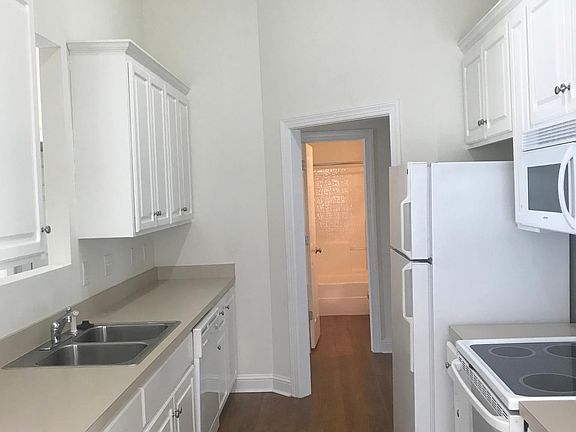 5th image of 1120 Crescent Meadows Dr #B