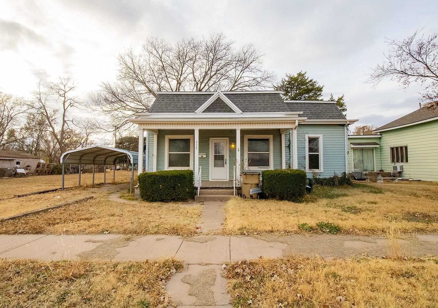 425 N East Ave, Lyons, KS 67554 Zillow
