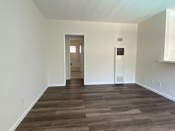 2nd image of 1315 N Columbus Ave APT 21